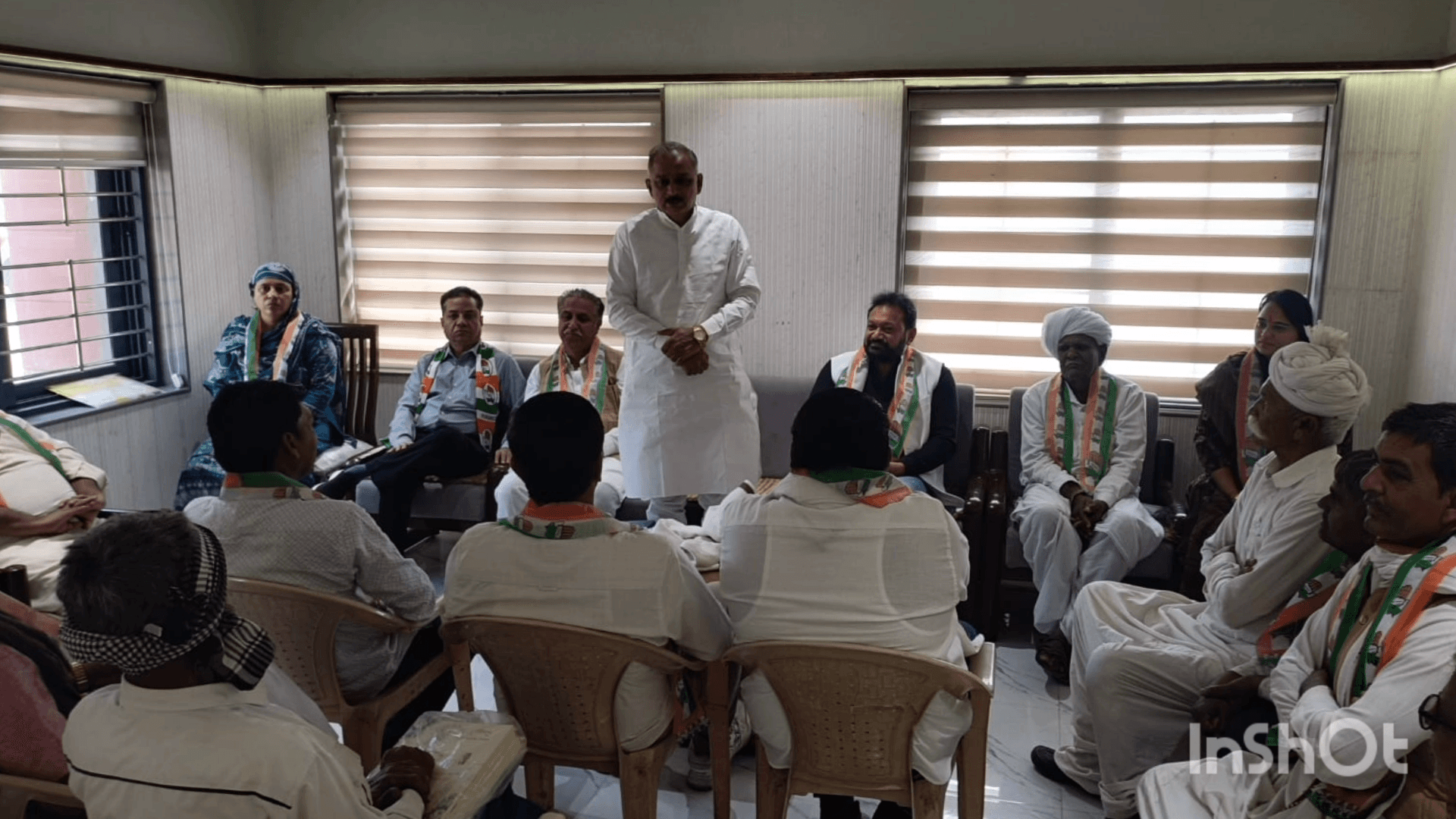 સાંતલપુર: વિશ્રામ ગૃહ ખાતે કોંગ્રેસ દ્વારા સ્થાનિક સ્વરાજ્યની ચૂટણીને લઈને અગત્યની બેઠક યોજાઇ