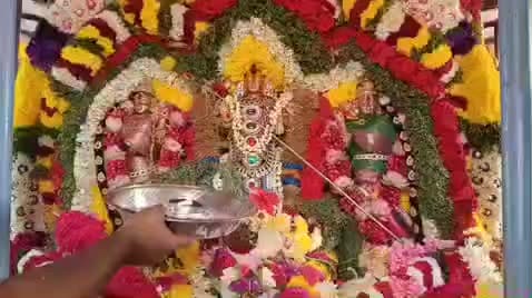 ஊத்துக்குளி: ஊத்துக்குளி கைத்தமலை வெற்றி வேலாயுத சாமி கோவில் தைப்பூச தேரோட்ட விழா இன்று கோலாகலமாக நடைபெற்றது