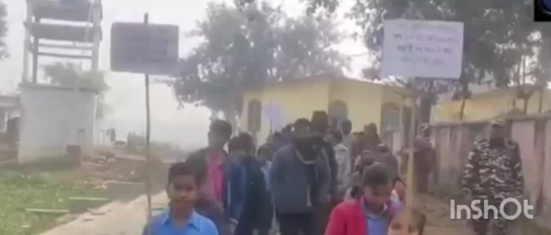मधवापुर: बिहारी एसएसबी कैम्प द्वारा लोमा में नशा मुक्ति को लेकर प्रभात फेरी, जागरूकता अभियान चलाया गया