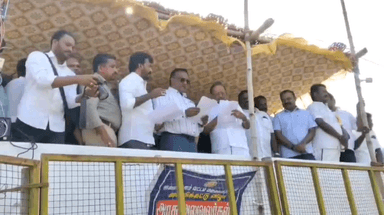 பொன்னமராவதி: மலை கோவில் ஜல்லிக்கட்டு போட்டிகளை துவக்கி வைத்த அமைச்சர் ரகுபதி விறுவிறுப்பாக நடந்து வரும் ஜல்லிக்கட்டு போட்டிகள்