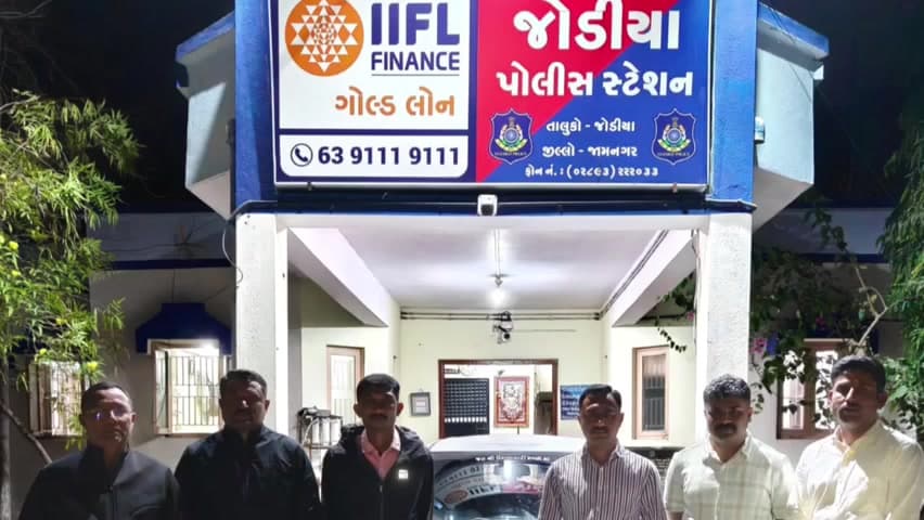 જોડિયા: જોડિયા નજીક હડીયાણા ગામ પાસેથી મોડી રાત્રે ઇંગ્લિશ દારૂના માતબર જથ્થા સાથે બે શખ્સોને એલસીબીએ પકડ્યા