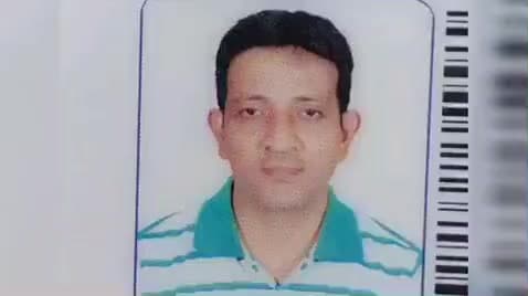 அவிநாசி: நியூ திருப்பூர் அருகே லாரி மீது கார் மோதிய விபத்தில் 2  பேர் சம்பவ இடத்திலேயே உயிர் இழப்பு