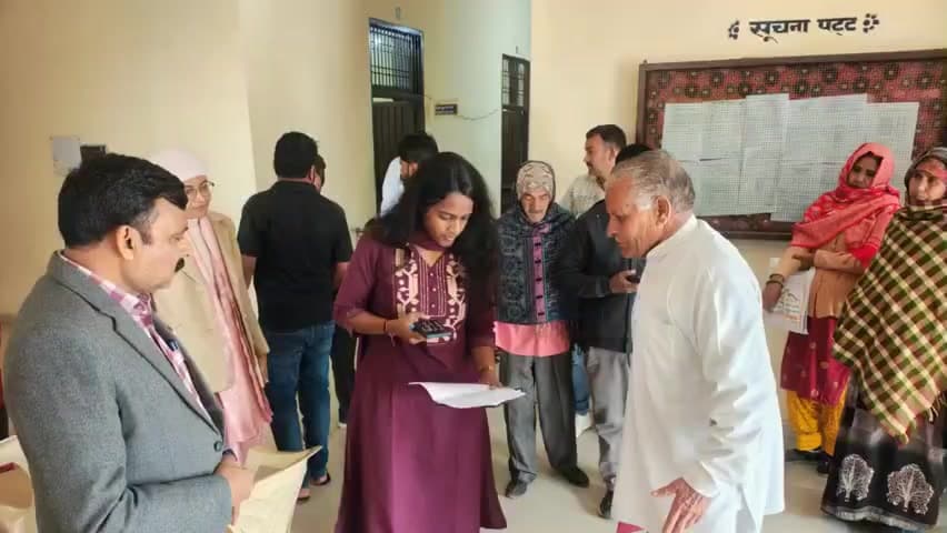 सतनाली: एसडीएम कनिका गोयल का कहना: समाधान शिविर में आई शिकायतों का तुरंत समाधान करना प्रशासन की जिम्मेदारी