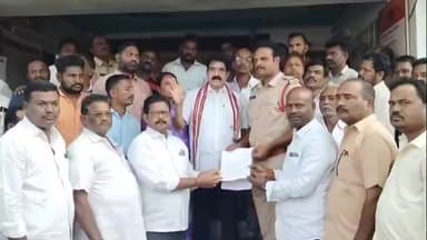 తిరపతి ప్రసాదం పై విష ప్రచారం చేస్తున్న వారి పై చర్యలు తీసుకోవాలని ఎలమంచిలి పోలీసులకు వైఎస్ఆర్సిపి నాయకులు ఫిర్యాదు