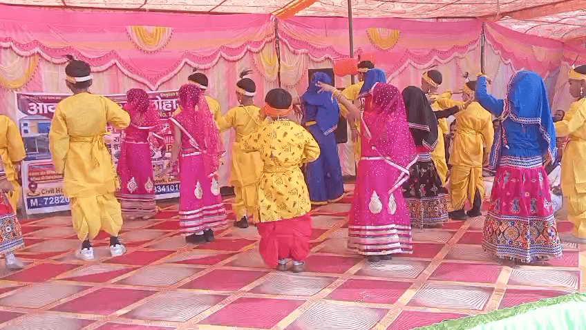 Adarsh Play School #loharu 
#kids Performance in Gaushala #loharu 
#kidsdance #job  #bhiwani #haryana #viral #news