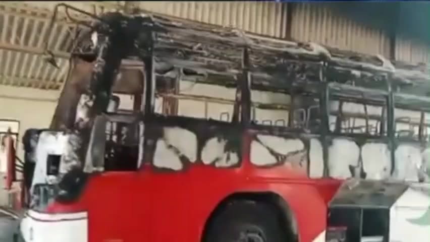 ಕುಕನೂರ: ಕೆಎಸ್ ಆರ್ ಟಿಸಿ ಘಟಕದಲ್ಲಿ ನಿಲ್ಲಿಸಿದ ಬಸ್ ನಲ್ಲಿ ಬೆಂಕಿ ಕಾಣಿಸಿಕೊಂಡು ಬಸ್ ಸುಟ್ಟು ಕರಕಲು