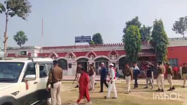 अमनौर: अमनौर में इंटर बोर्ड परीक्षा के तीसरे दिन एसडीओ व एसडीपीओ ने परीक्षा केंद्रों का निरीक्षण किया