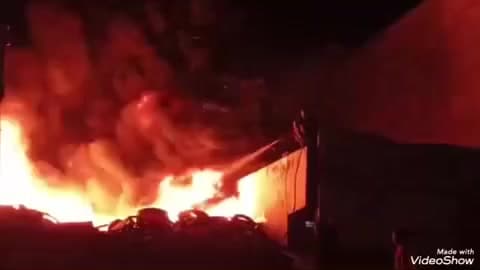 टोडारायसिंह: टोडारायसिंह कस्बे में शाहपुरा बालाजी मंदिर के पास कबाड़ के गोदाम में लगी भीषण आग