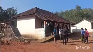 ಹೊಸನಗರ: ಬೈಸೆಯ ಸರ್ಕಾರಿ ಶಾಲೆಯ ಕಾರಿಡಾರ್ ನಲ್ಲಿ  ಯುವಕ ನೇಣಿಗೆ ಶರಣು