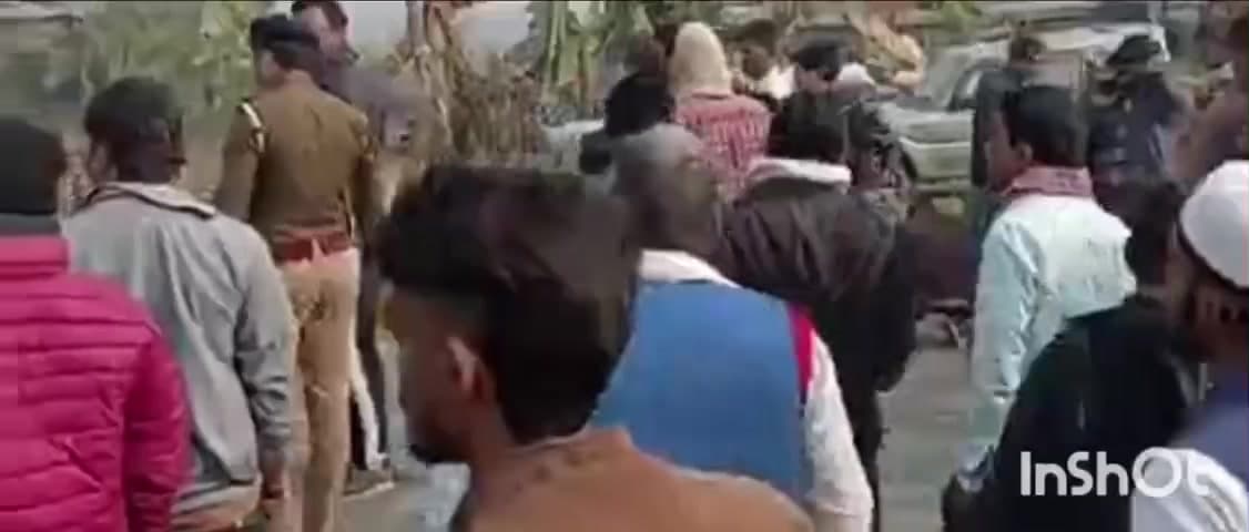 घोघरडीहा: खुटौना थाना के कुषमार गांव में युवक की गोली मारकर हत्या के आरोपित ने कोर्ट में किया सरेंडर