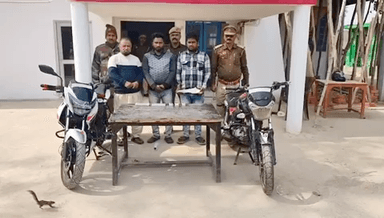 थाना कुर्सी पुलिस की बड़ी सफलता! 3 शातिर अन्तर्जनपदीय चोर/लूटेरों को गिरफ्तार किया गया।

#barabanki #barabankipolice #bbk