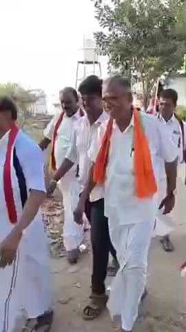 பவானி: கவுந்தப்பாடி புதூர் பகுதியில் அதிமுகவினர் தீவிர வாக்கு சேகரிப்பில் ஈடுபட்டனர் இதில் முன்னாள் அமைச்சர் கலந்து கொண்டு சிறப்பித்தார்