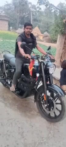 अतरी: डिहुरी में चोरों ने घर का दरवाजा बाहर से बंद कर बुलेट बाइक की चोरी की, फरार