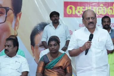 தாம்பரம்: தாம்பரத்தில் திமுக சார்பில் நடைபெற்ற செயல்வீரர்கள் கூட்டத்தில் அமைச்சர் தா.மோ.அன்பரசன் ஆலோசனைகள் வழங்கினார்