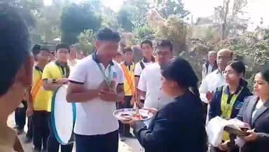 নাওবৈচা: ৰাষ্ট্ৰীয় পৰ্য্যায়ৰ কাৰাটে প্ৰতিযোগিতাত ব্ৰঞ্জৰ পদক অৰ্জন কৰা নাওবৈচাত সম্বৰ্ধনা শংকৰদেৱ শিশু বিদ্যা নিকেতন নাওবৈচাৰ