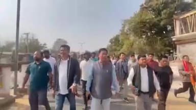 জিরানিয়া: খুমুলুঙে বিজেপির প্রচার সজ্জা নষ্ট করার প্রতিবাদে বিক্ষোভ মিছিল ও মামলা দায়ের