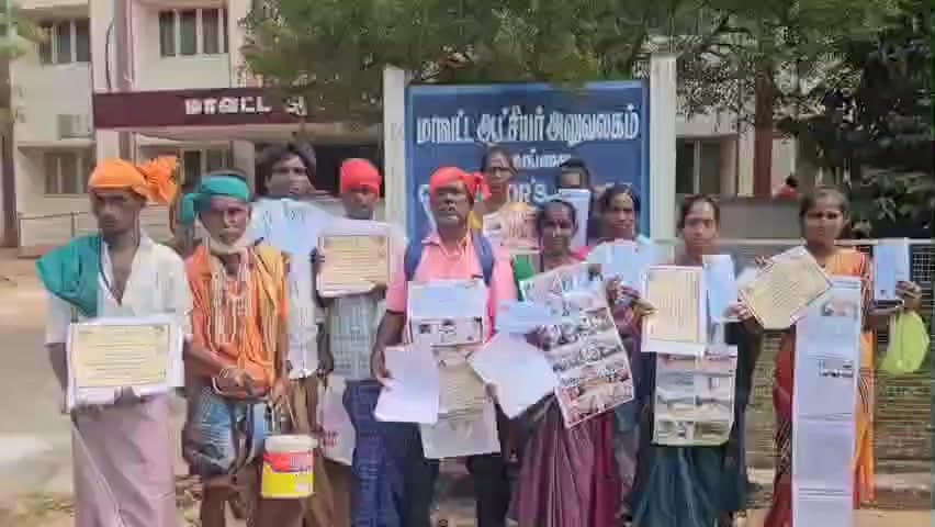 திருப்பத்தூர்: அரசு 3 முறை பட்டா வழங்கியும் குடியேற அனுமதி இல்லை – 10 ஆண்டு போராட்டத்திற்கு பின் 74 பட்டாக்களை ஆட்சியரிடம் ஒப்படைக்க வந்த நரிக்குறவர் மக்கள்