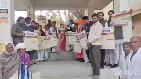 टोडारायसिंह: माली समाज के जिलाध्यक्ष ने टोडारायसिंह में प्रतिभा सम्मान समारोह के लिए समाज बंधुओं से की मुलाकात, किया पोस्टर का विमोचन