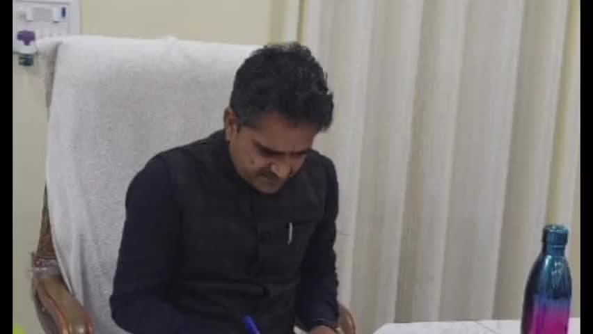 देेवगढ़: देवगढ़ नगरपालिका की कमान अब प्रशासन के हाथ में, SDM मोहकम सिंह ने संभाला प्रशासक का पदभार