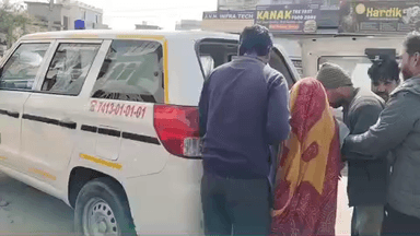 नारायणपुर: बानसूर के नारायणपुर रोड पर अज्ञात वाहन की टक्कर से महिला घायल हुई