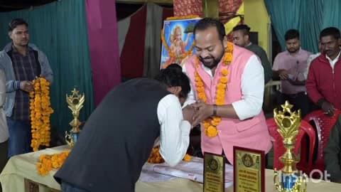 भिंभौरी: सुरहोली में बेमेतरा के विधायक दीपेश साहू जस झांकी प्रतियोगिता में हुए शामिल