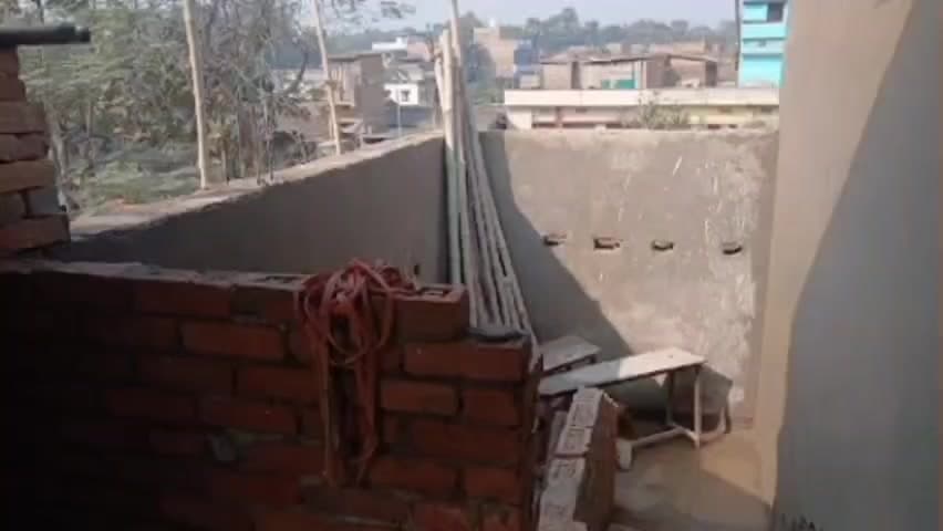 खोदावंदपुर: पीएम श्री किसान पल्स टू विद्यालय तारा बरियारपुर में घटिया भवन निर्माण से लोगों में नाराजगी
