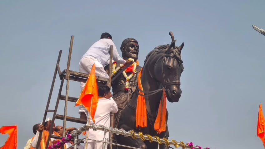 जाफराबाद: वडशेद येथे मा.आ.चंद्रकांत पाटील दानवे यांच्या हस्ते छ. शिवाजी महाराज यांच्या अश्वरूढ पुतळ्याच करण्यात आलं अनावरण