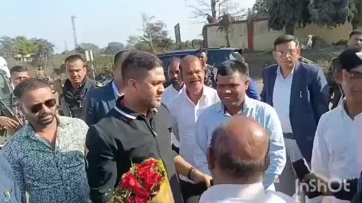 चन्द्रपुरा: भंडारीदाह में विधायक अनूप सिंह व पूर्व मंत्री बेबी देवी ने भडारीदाह से गोमो तक 20 KM रोड का किया शिलान्यास