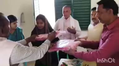हेरहंज: चेताग ग्राम के अंबाटोली में एकल विद्यालय के आचार्यों के बीच अंग वस्त्र का वितरण