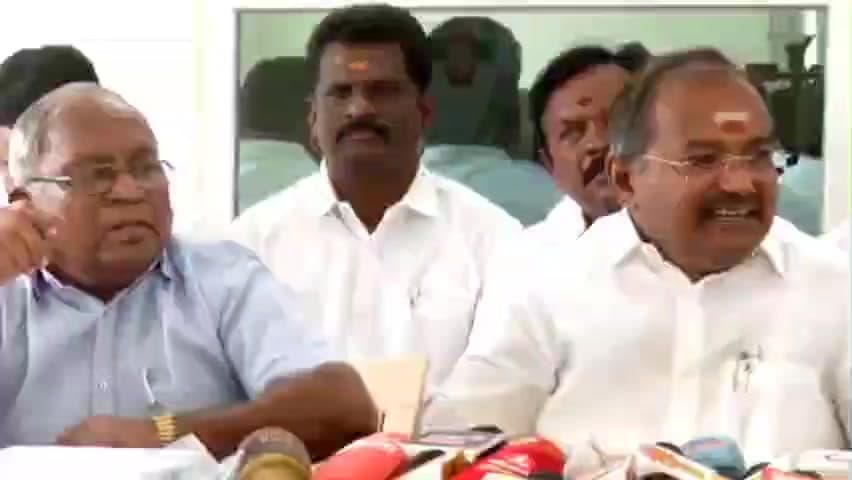 திண்டிவனம்: தைலாபுரத்தில் ராமதாஸின் தீவிர ஆதரவாளர்களின் மகன்கள் அதிரடி; "ஐயா பாமக என்ற பெயரில்" புதிய கட்சி துவக்கமா?- சிரித்து மழுப்பிய அருள் எம் எல் ஏ