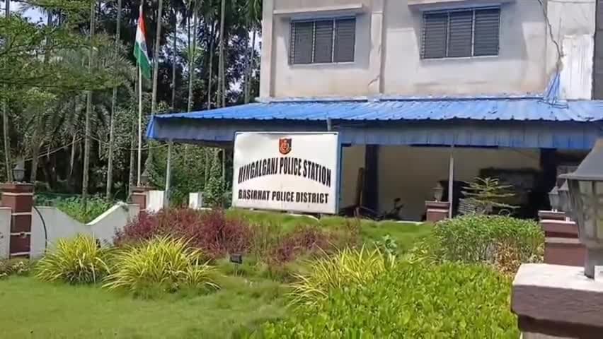হিঙ্গলগঞ্জ: লেবুখালী ফেরিঘাট এলাকায় নাকা চেকিং চালিয়ে সন্দেহ ভজন তিন যুবককে আটক করল হিঙ্গলগঞ্জ থানার পুলিশ