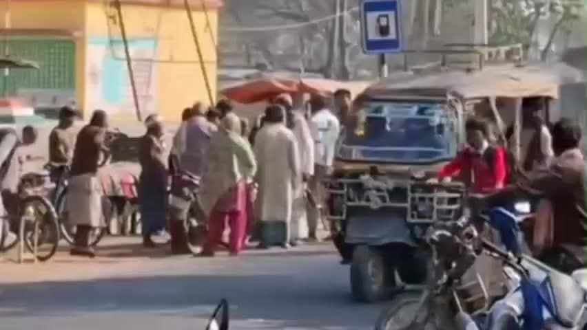 सनहौला: सन्हौला ब्लॉक चौक पर सड़क हादसा, एक व्यक्ति गंभीर रूप से घायल