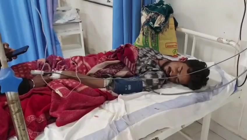 बड़हरिया: पहाड़पुर के पास अज्ञात वाहन ने बाइक सवार तीन युवकों को मारी टक्कर, सभी पीएमसीएच रेफर