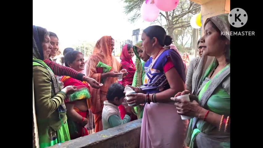 रघुनाथपुर: आंगनबाड़ी केंद्र पर जीविका दीदी व स्वास्थ्य कर्मियों ने खिलाई फाइलेरिया की दवा