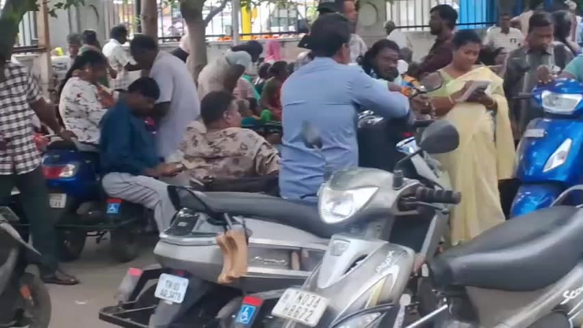 எழும்பூர்: உதவித் தொகையை உயர்த்தி வழங்க வேண்டும் - காமராஜர் சாலையில் போராட்டத்தில் ஈடுபட்ட மாற்றுத்திறனாளிகள் கைது