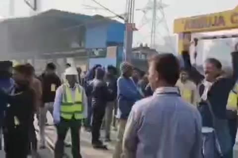 ফরাক্কা: সর্বনাশা শ্রম কোড বাতিলের দাবিতে বিক্ষোভ ফারাক্কায় CITU