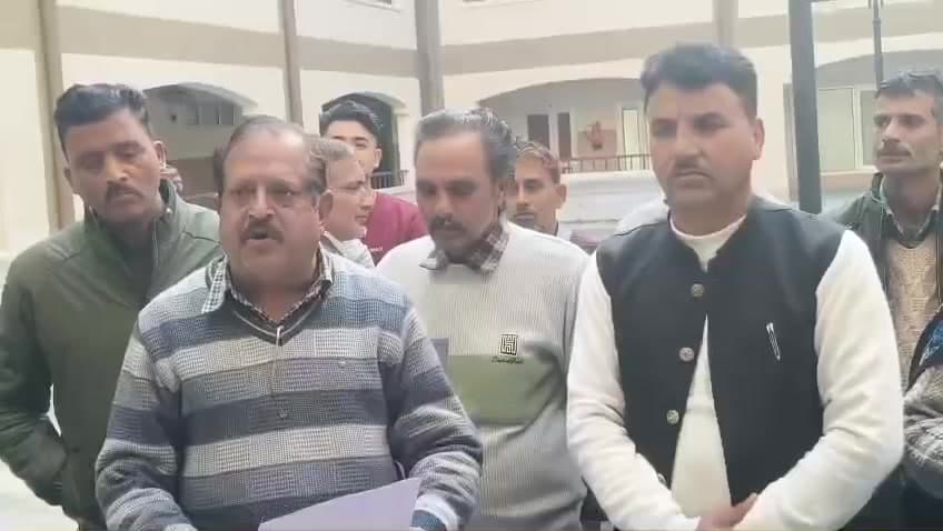 टिहरा सुजानपुर: होली मेला बचाओ संघर्ष समिति ने सुजानपुर उपमंडल अधिकारी कार्यालय पहुंचकर सौंपा मांग पत्र, पुनर्विचार की उठाई मांग