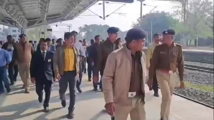 রাজগঞ্জ: জলপাইগুড়িতে ডিআরএম, দেখলেন অমৃত ভারত স্টেশনের কাজ