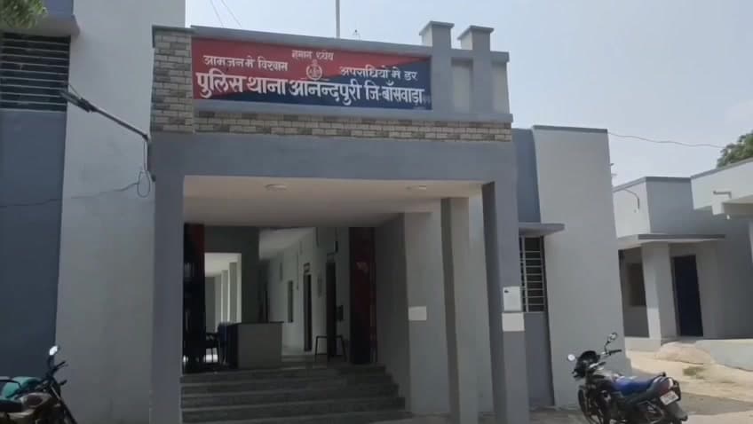 आनंदपुरी: शेरगढ़ घाटी तिराहे पर बाइक की आमने-सामने टक्कर, बुजुर्ग की मौत, पुत्र घायल