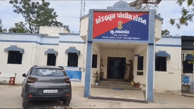ખેડબ્રહ્મા: શહેર પોલીસે NDPSના ગુનાના ફરાર આરોપી ને ઝડપી પાડ્યો