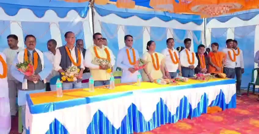केरसई: रँगाटोली पथ पर खालीजोर नदी पर बनने वाले पुल का विधायक ने किया शिलान्यास