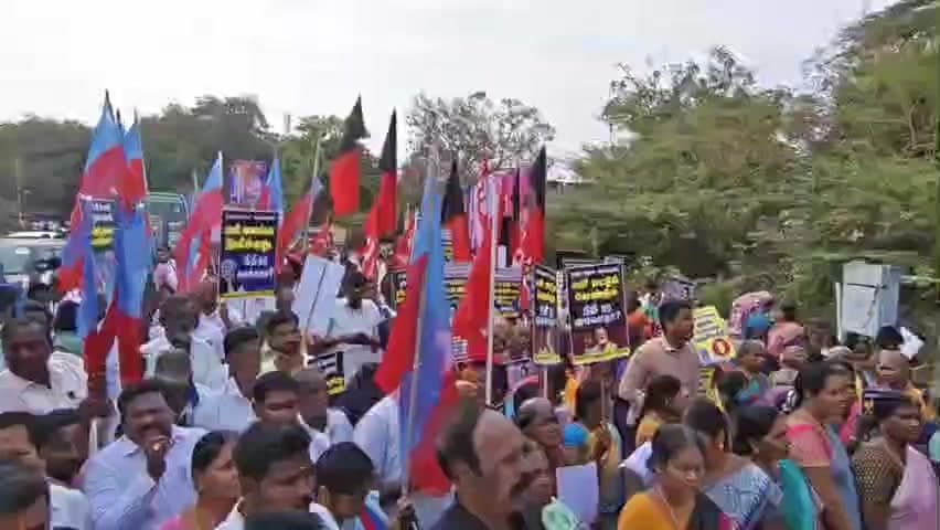 கண்டச்சிபுரம்: அரகண்டநல்லூரில் ஒன்றிய பாஜக அரசை கண்டித்து முன்னாள் அமைச்சர் பொன்முடி தலைமையில் திமுக கூட்டணி கட்சியினர் ஆர்ப்பாட்டம்.