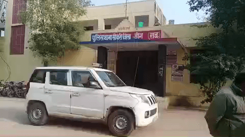 सीकरी: सीकरी पुलिस ने सट्टे की खाईवाली के मामले में 16 साल से फरार आरोपी इशव मेव को मसकन से किया गिरफ्तार