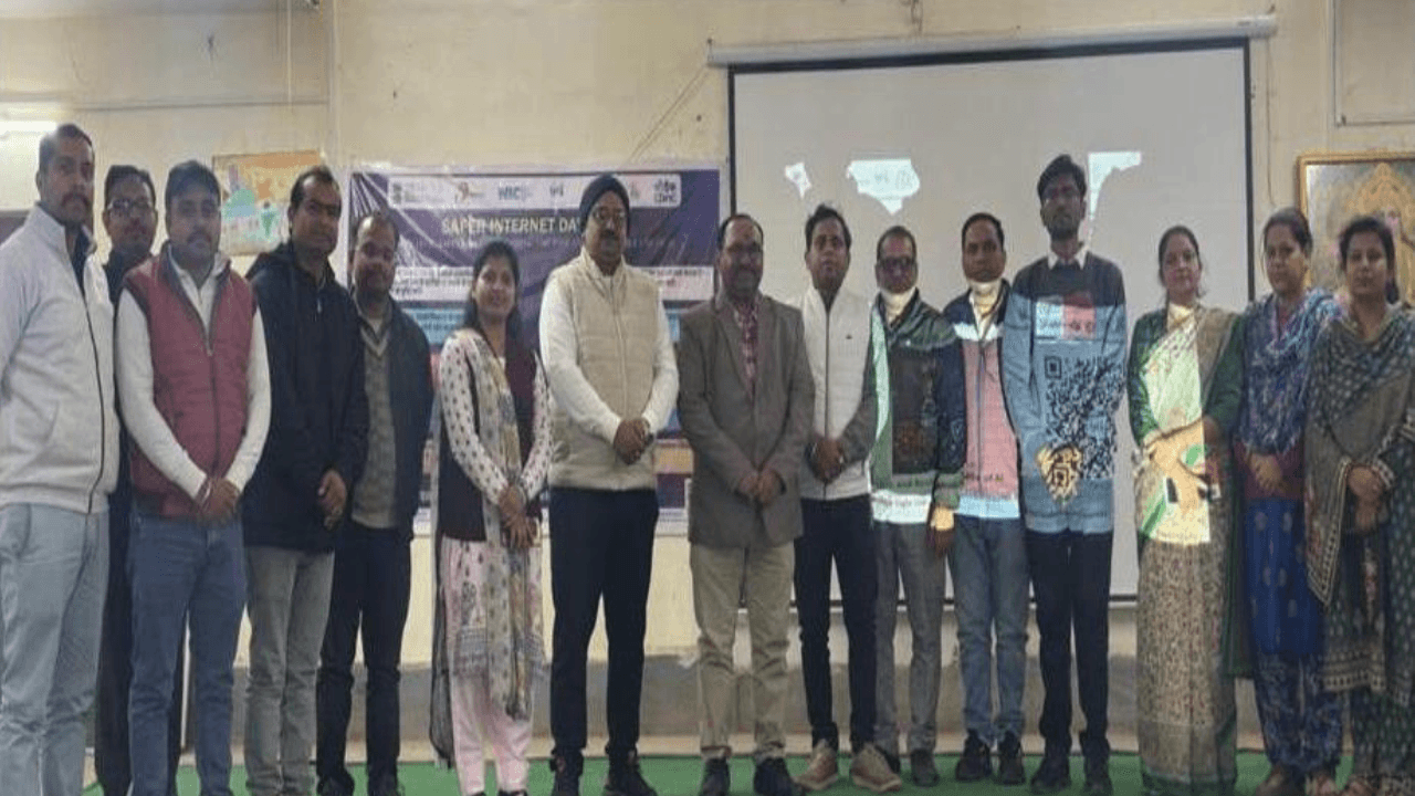 सिमरिया: पन्ना में 'सेफर इंटरनेट डे' पर कार्यशाला, युवाओं को सिखाए साइबर सुरक्षा के गुर