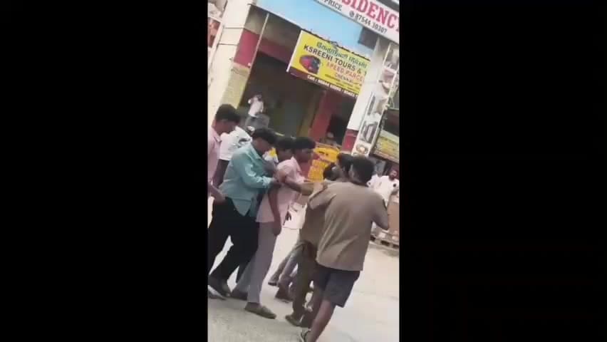 அமைந்தகரை: பேருந்து நிலையம் அருகில் இறுதி ஊர்வலத்தில் பங்கேற்ற பள்ளி மாணவர்களை தாக்கிய உறவினர்கள் - வெளியான பரபரப்பு காட்சிகள்