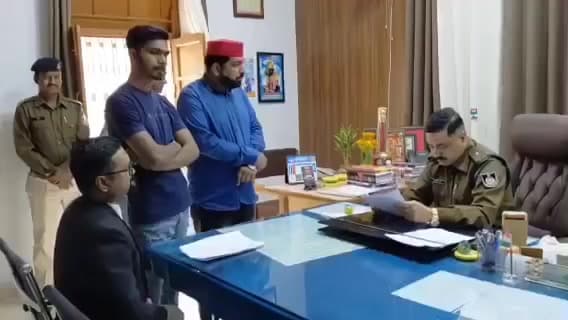 कुंडम: बिना FIR 6 महीने से जब्त वाहन, जान से मारने की धमकी मिलने पर पीड़ित ने एसपी से लगाई गुहार