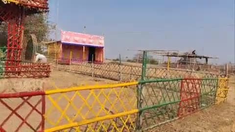 ठाकुरगंगटी: ठाकुर गंगटी प्रखंड के बस्ता पहाड़ी शिव मंदिर के पास यज्ञ मंडप का निर्माण कार्य गुरुवार को हुआ पूरा