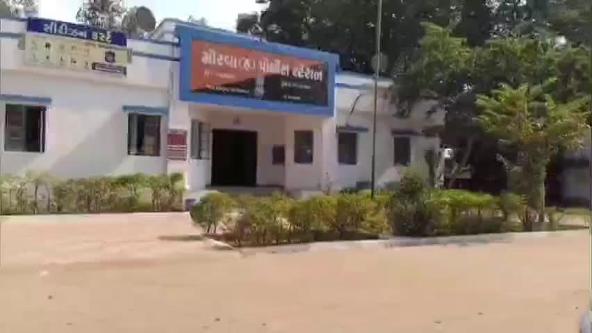 મોરવા હડફ: મોરવા હડફ પોલીસે દાંતિયા ફળિયા ખાતેથી વિદેશી દારૂનો જથ્થો ઝડપી એક મહિલા સામે નોંધ્યો ગુનો
