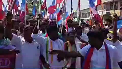 விருத்தாசலம்: விருத்தாசலத்தில் தொழிற்சங்க கூட்டமைப்பினர் மறியல் போராட்டம்