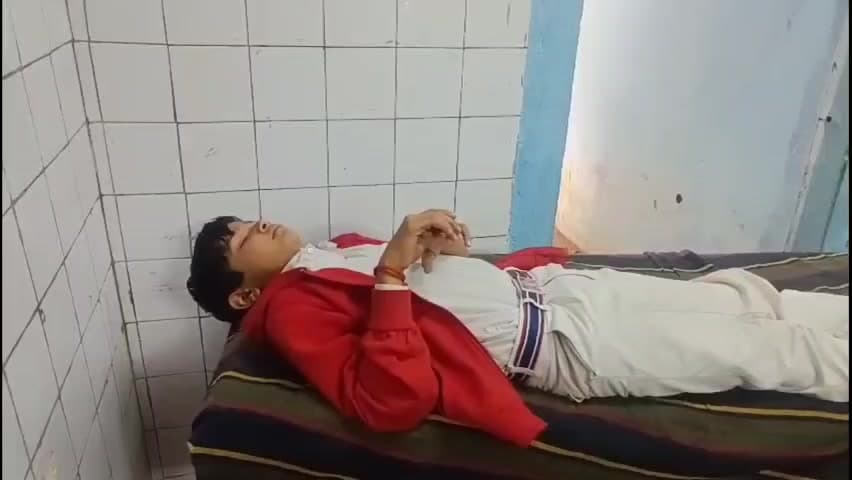 नईगढ़ी: नईगढ़ी थाना क्षेत्र के नरैनी गांव में जेसीबी ने 11 वर्षीय छात्र को मारी टक्कर, हाथ हुआ फ्रैक्चर, चालक फरार